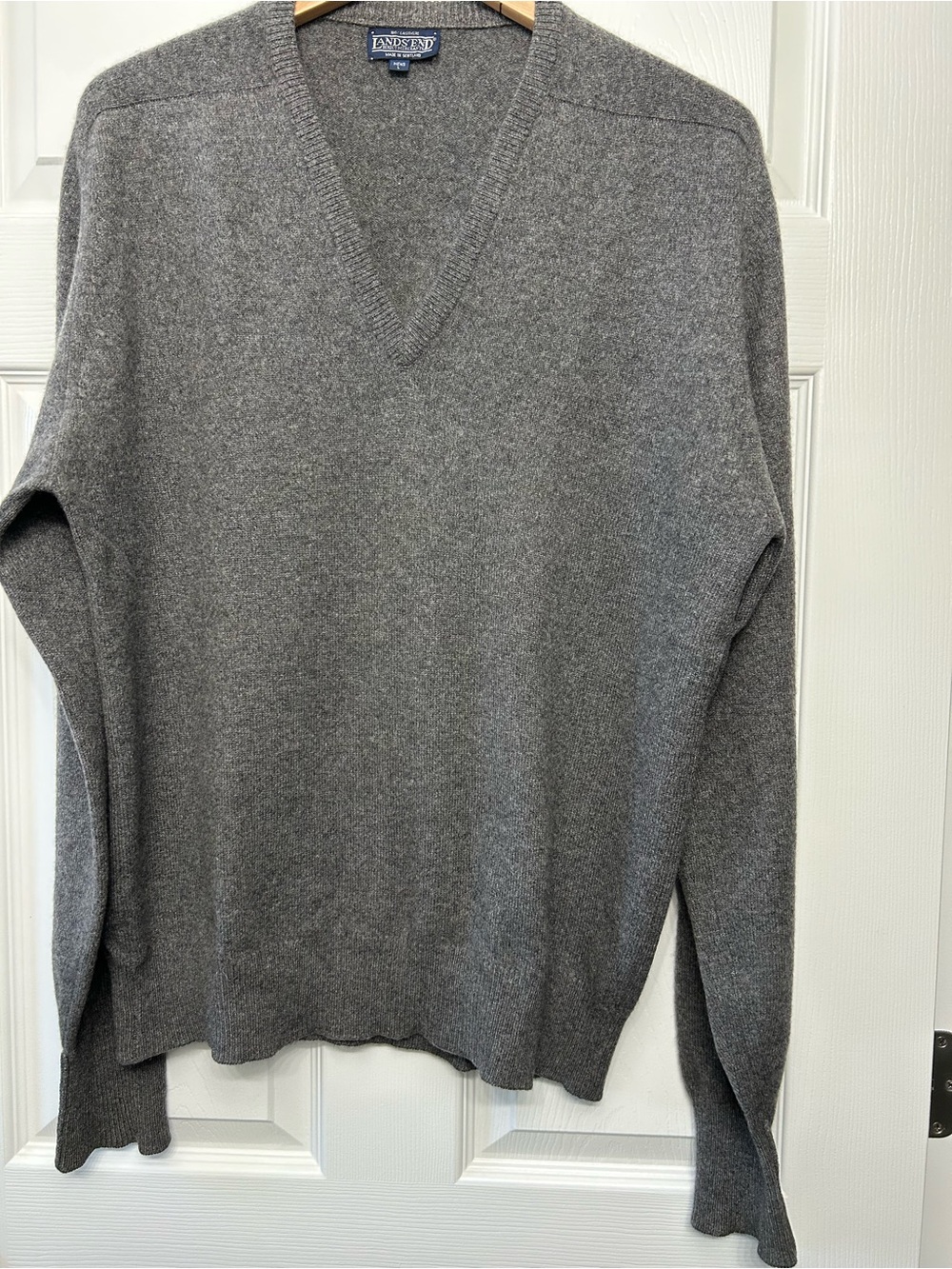 Lands' End Men's V-Neck Sweater in Heather Gray
